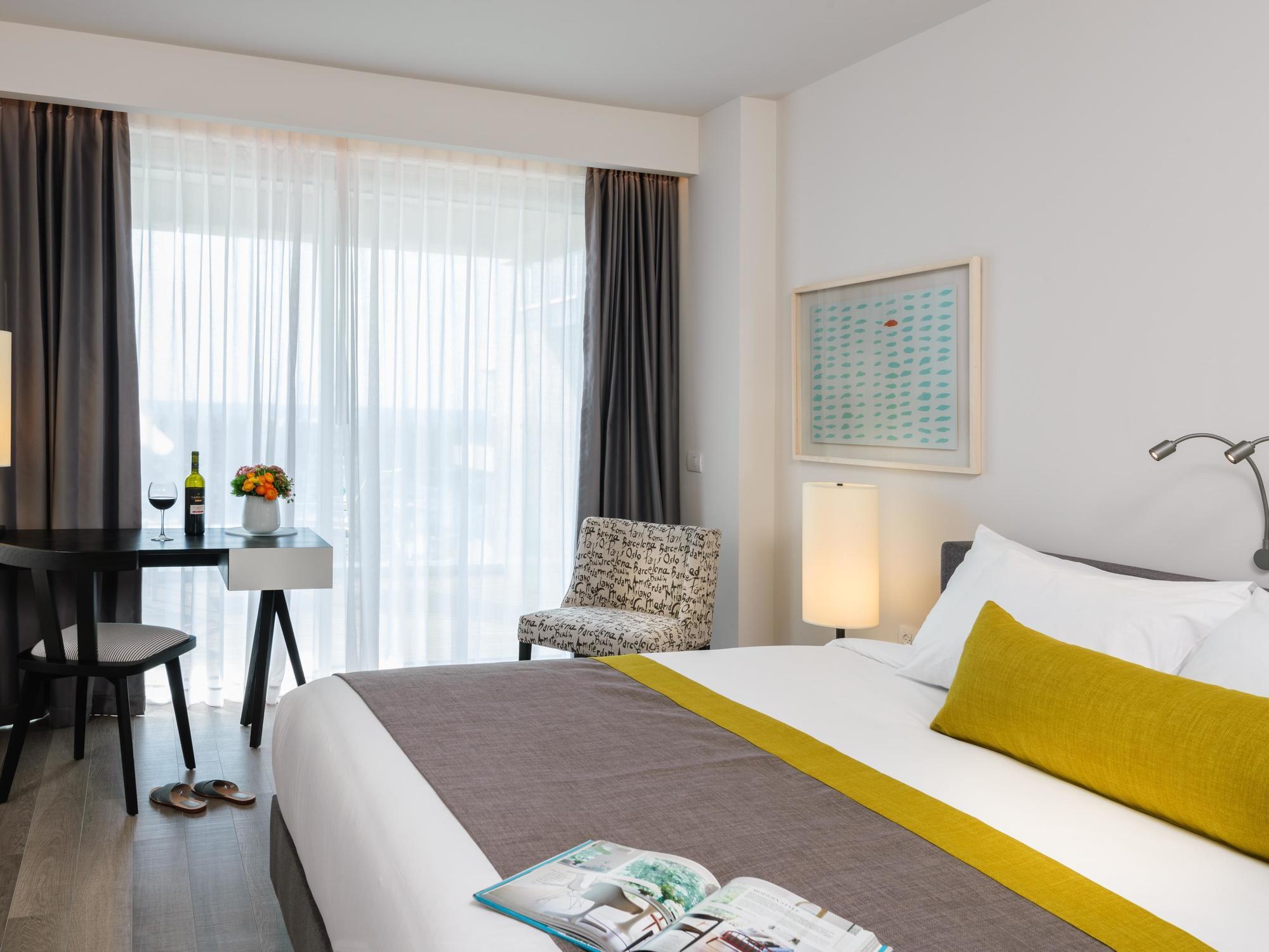 Herods Herzliya Hotel By The Beach Exterior photo