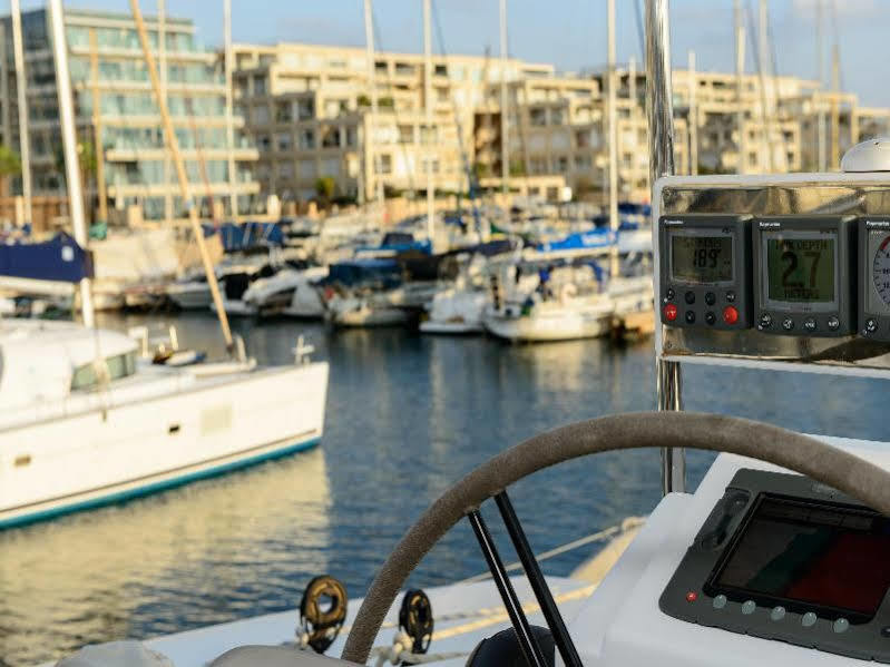 Herods Herzliya Hotel By The Beach Exterior photo