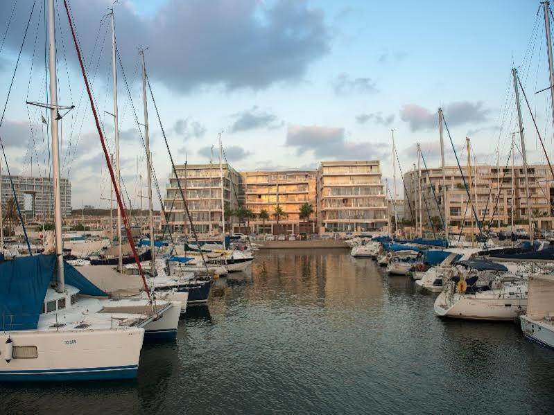 Herods Herzliya Hotel By The Beach Exterior photo