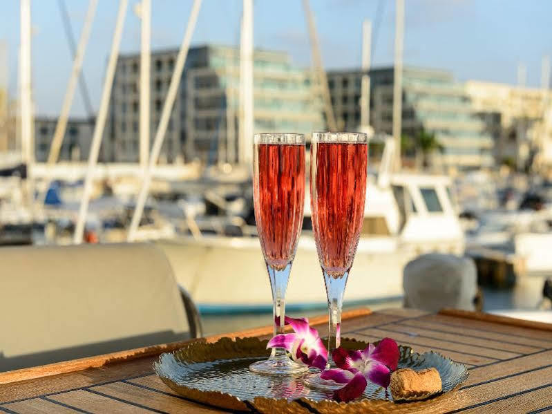 Herods Herzliya Hotel By The Beach Exterior photo