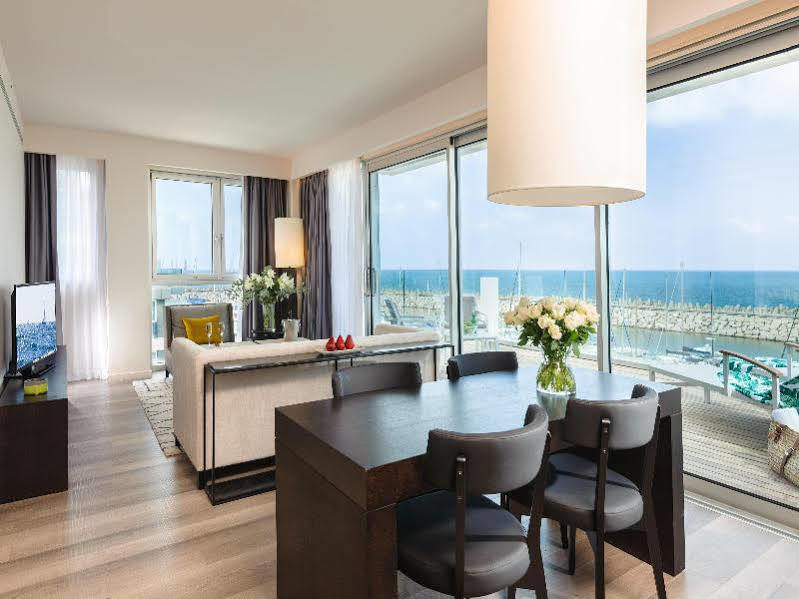 Herods Herzliya Hotel By The Beach Exterior photo
