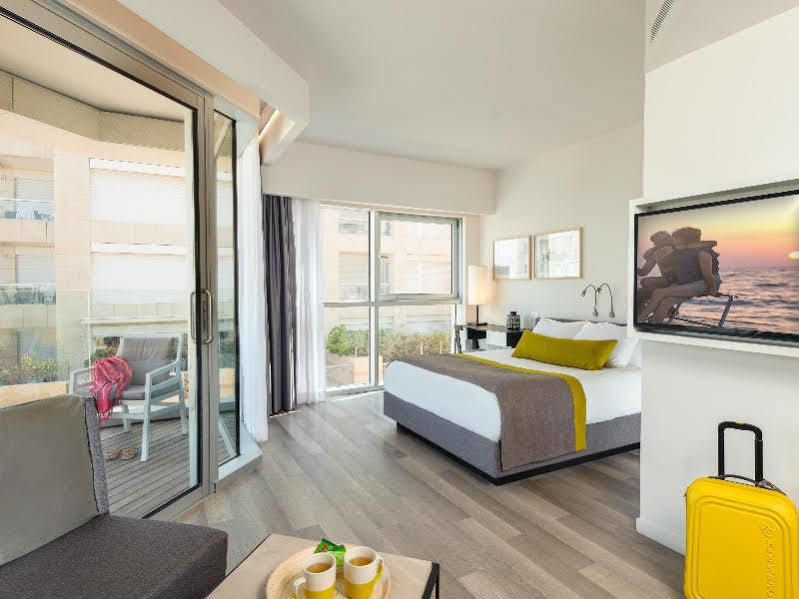 Herods Herzliya Hotel By The Beach Exterior photo