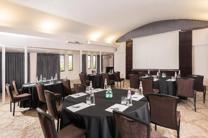 Herods Herzliya Hotel By The Beach Exterior photo